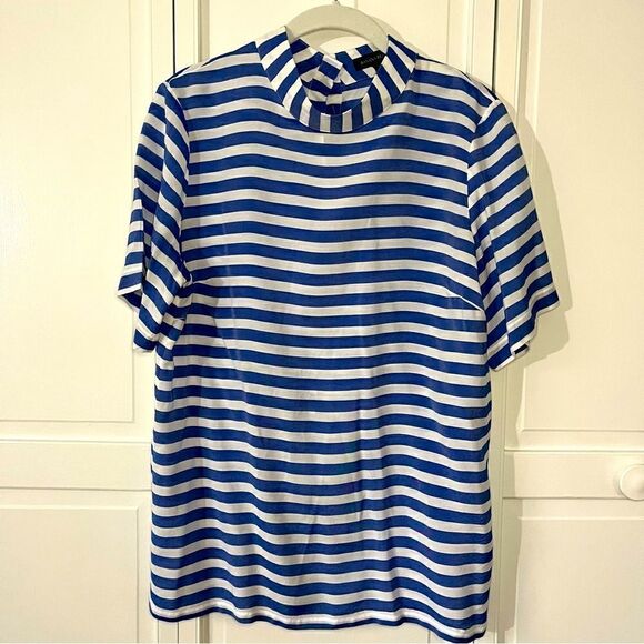 Patriotic & Preppy Banana Republic Blue &White Horizontal Stripe Button Back Top - Picture 1 of 6